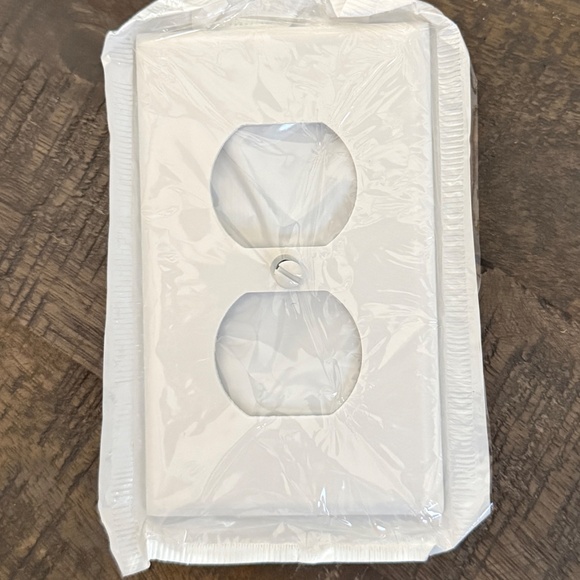 36 Piece Light Switch Cover Bundle Mixed Styles - Picture 5 of 10